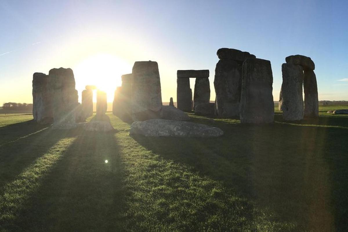 Stonehenge and Bath Private Car Tour