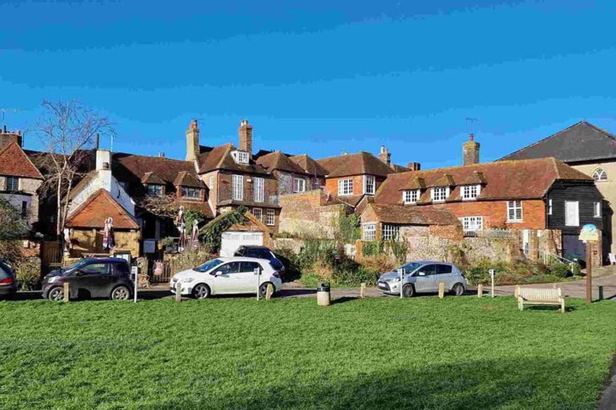 Sussex Villages and White Cliffs Tour from London