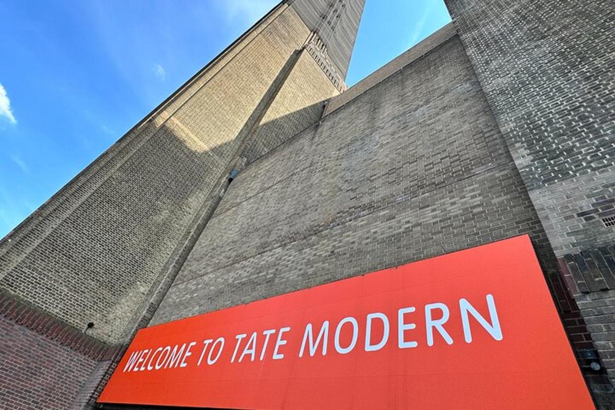 Tate Modern Private Tour in London with Blue Badge Guide