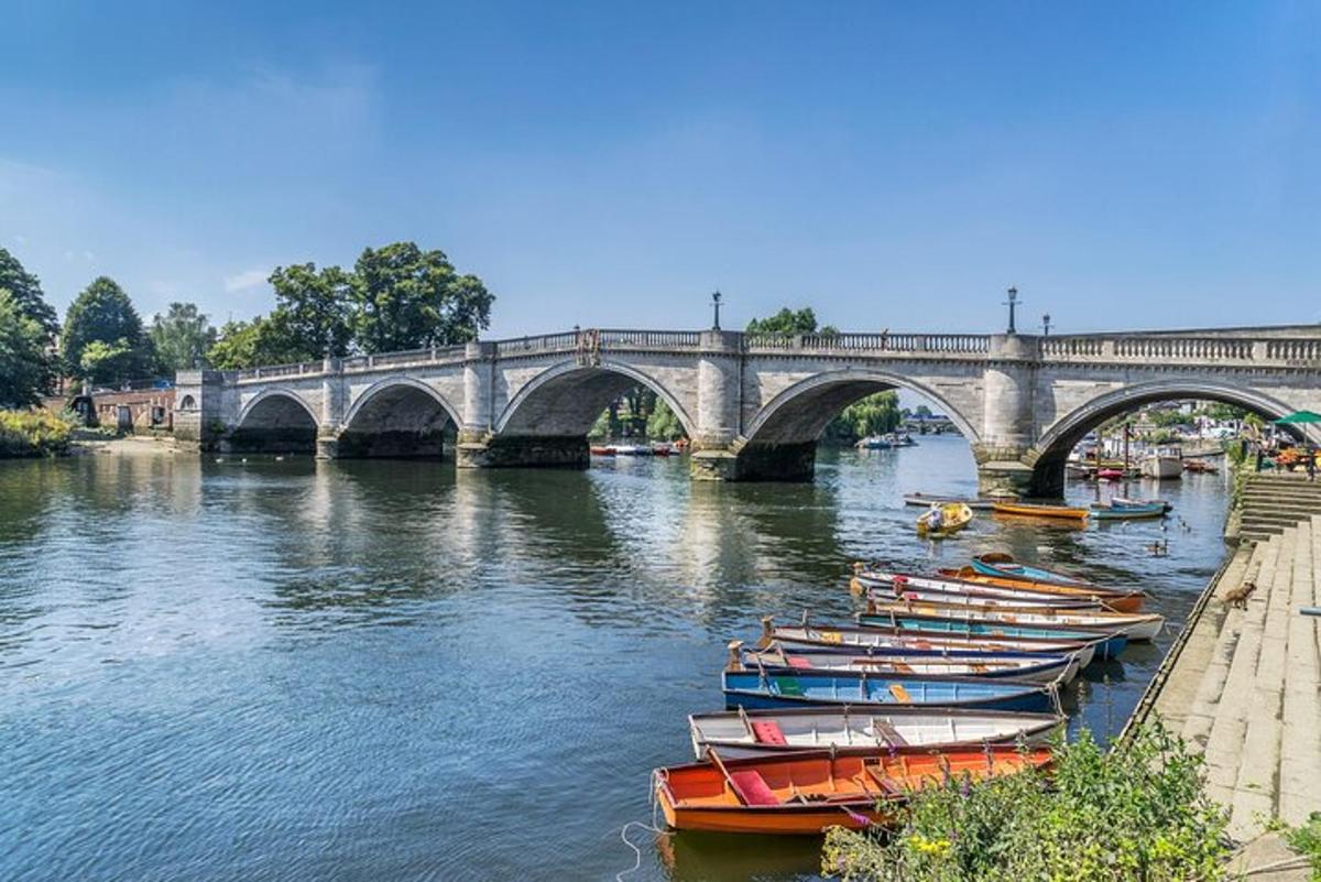 Ted Lasso Filming Locations in Richmond Private Half Day Tour