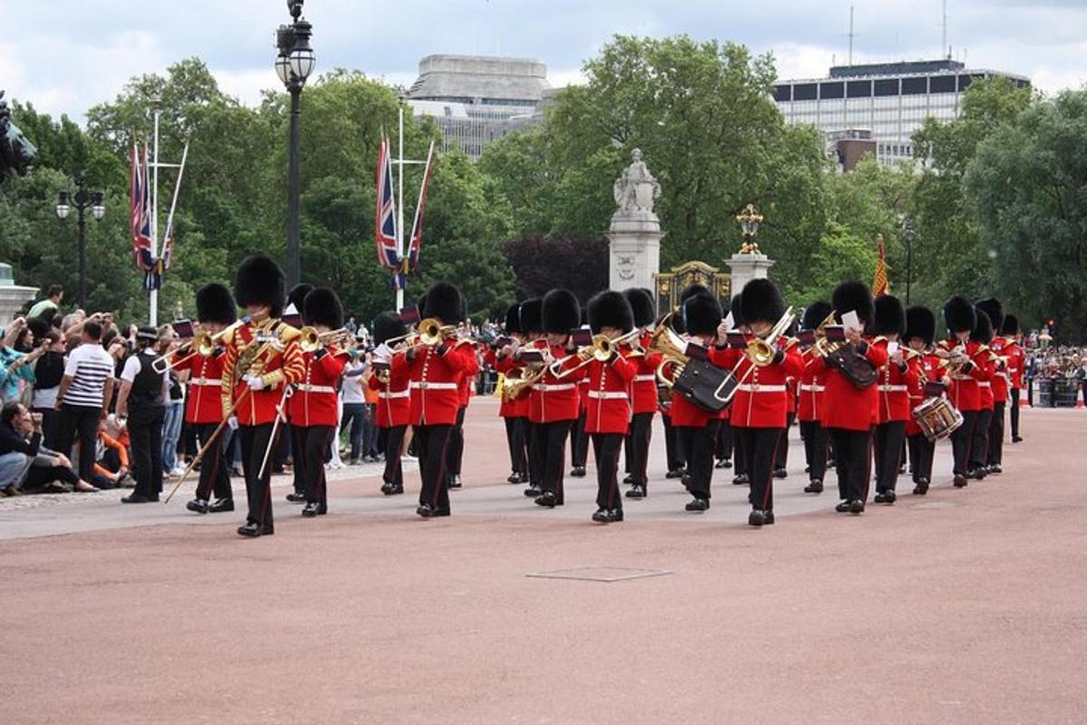 The Changing of the Guard – Exclusive Guided Walking Tour