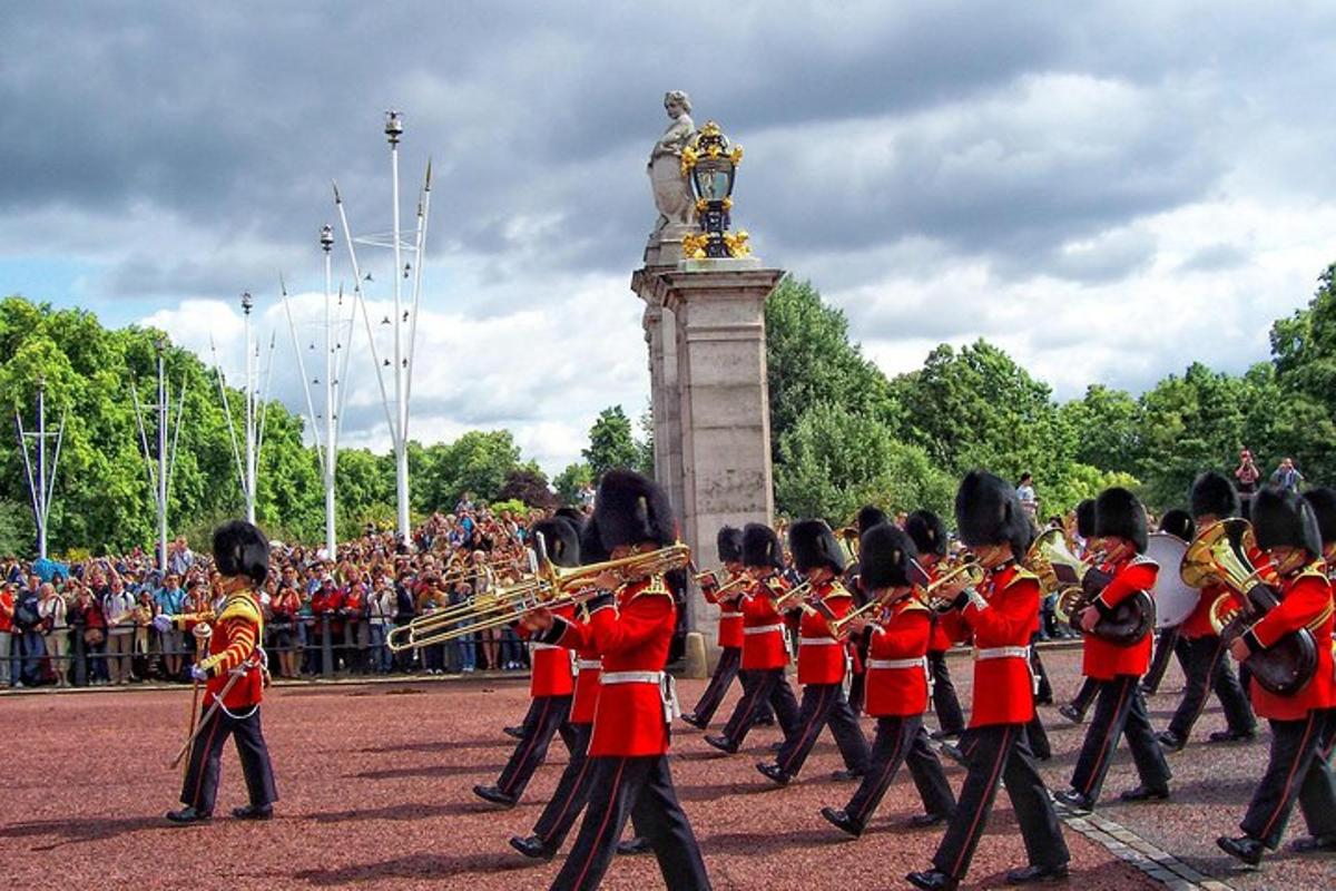 The Changing of the Guard – Exclusive Guided Walking Tour