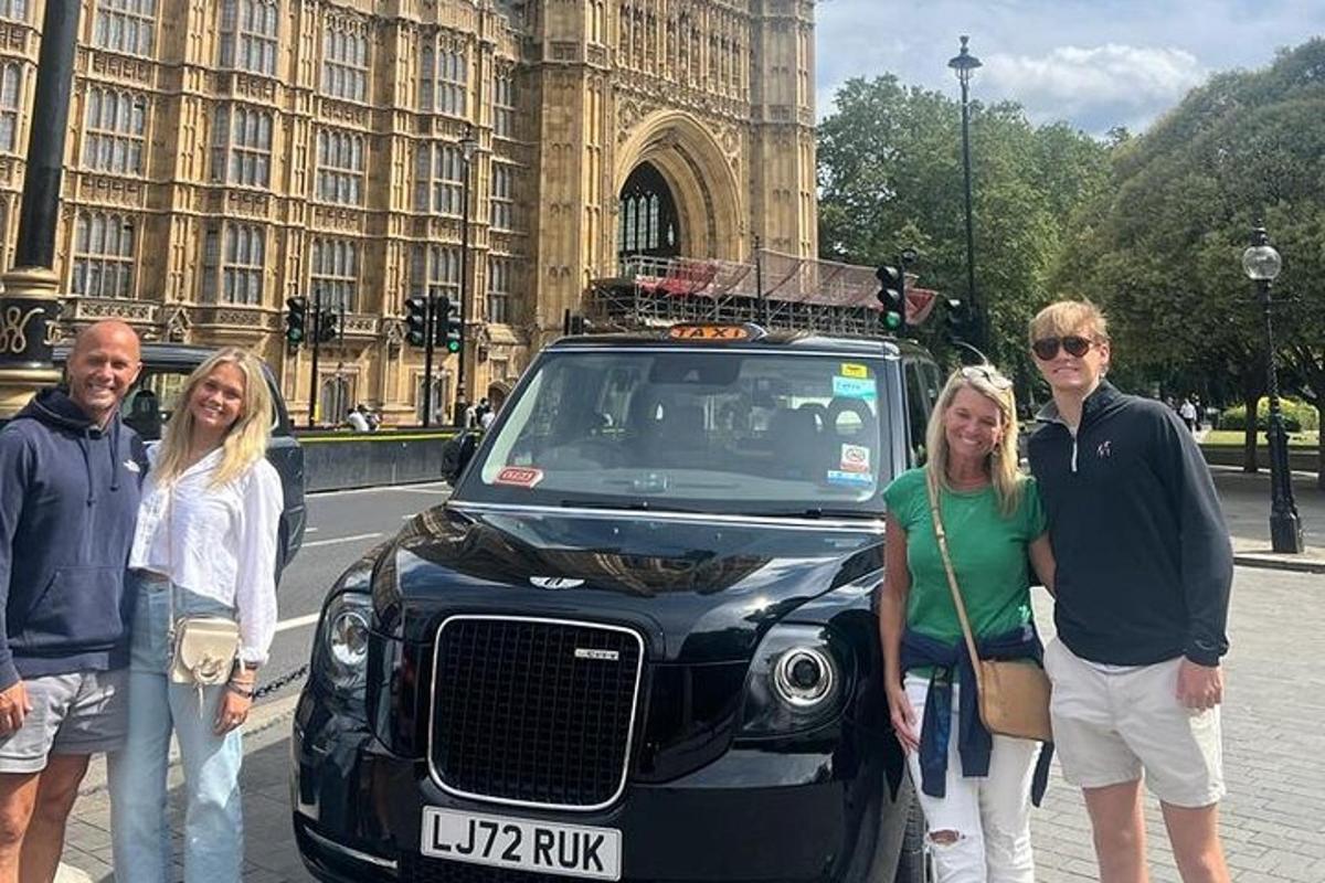 The Extended Ultimate London Private 8-hour Tour in a London Taxi