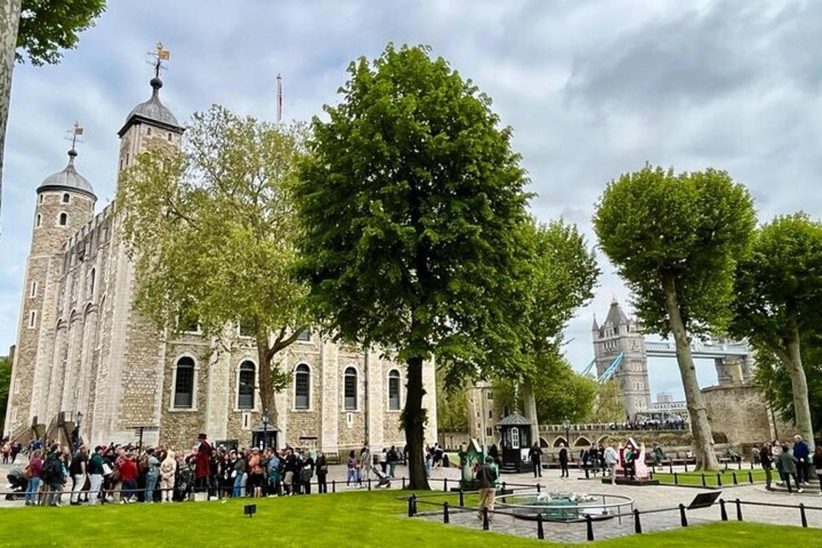 Tower of London Private Tour for Families and Friends