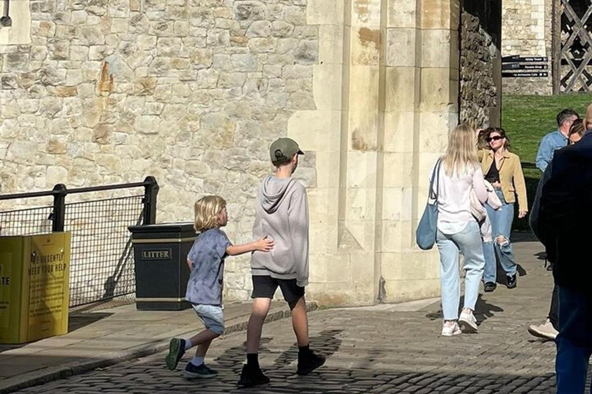 Tower of London & Tower Bridge Private Tour for Kids and Families