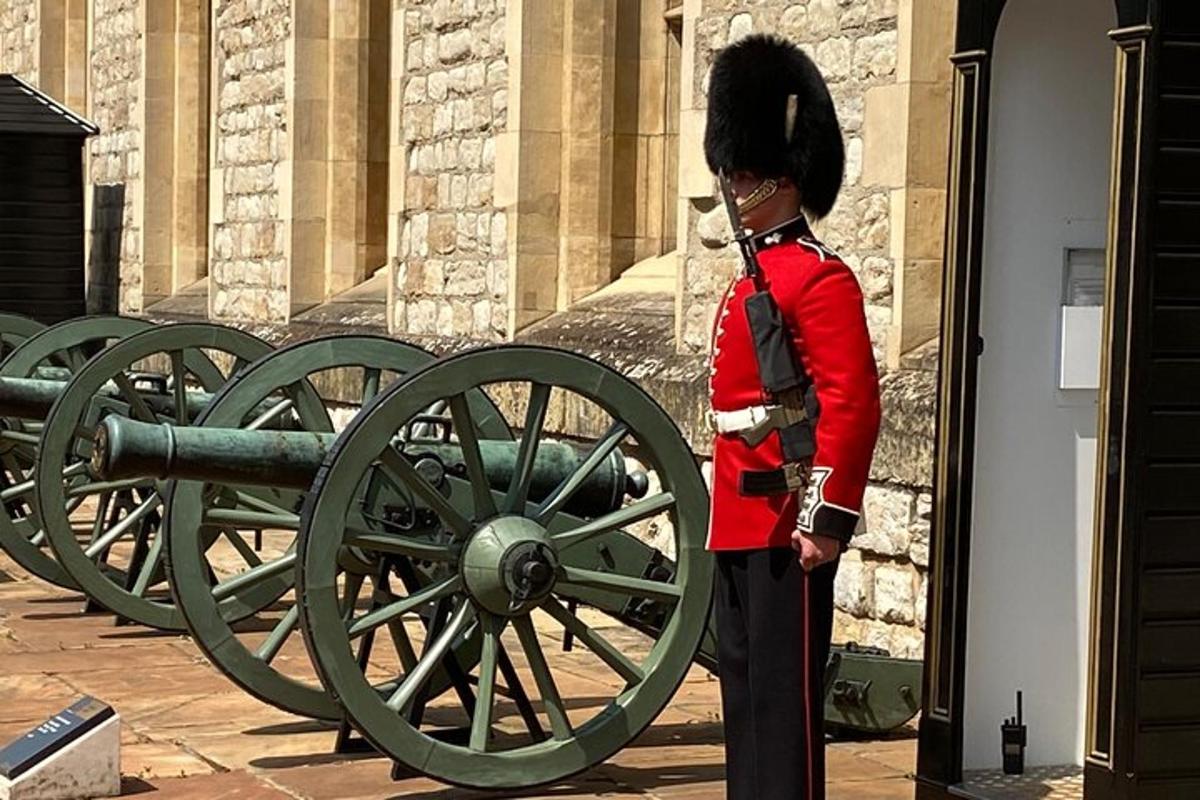 Tower of London & Westminster Abbey VIP Tour with expert guide