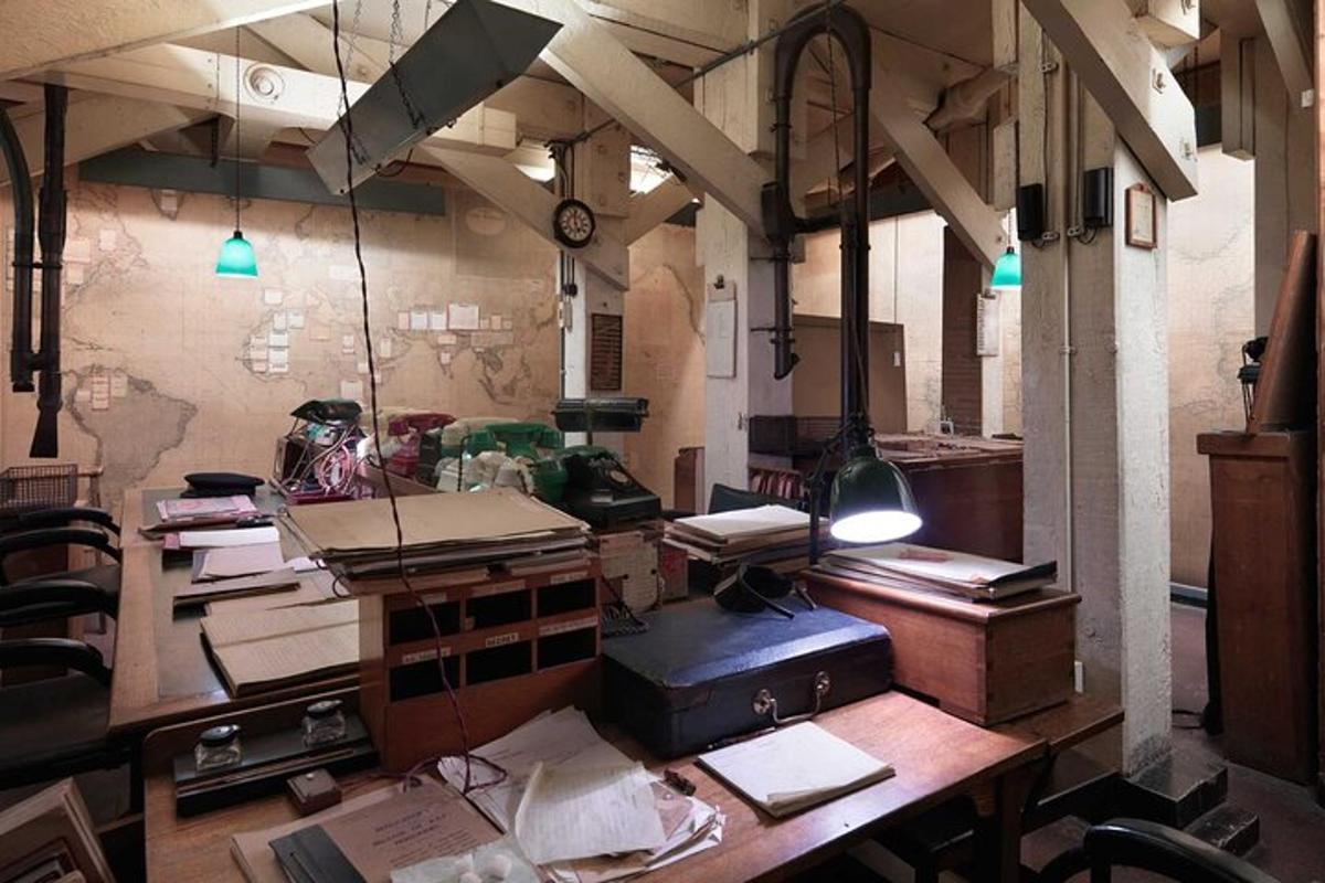 Visit Churchill War Rooms & Private Westminster Tour