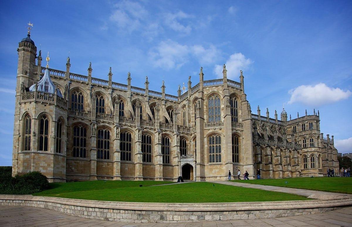 Windsor Castle, Bath & Stonehenge Tour with Lunch