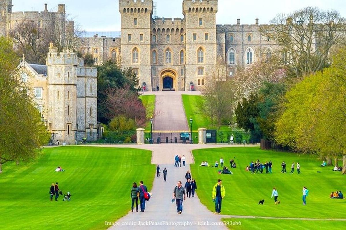 Windsor Castle & St George’s Chapel: Half-Day Walking Tour