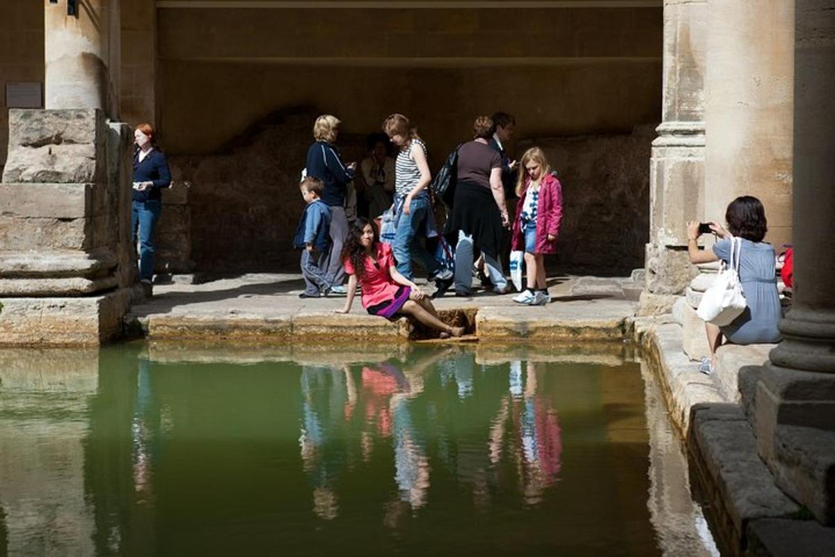 Windsor Castle, Stonehenge & Roman Baths Private Tour