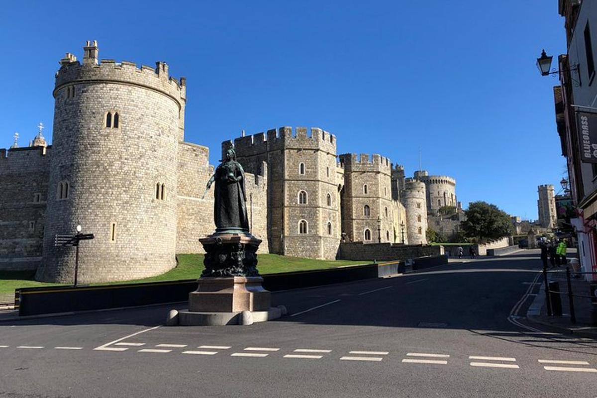 Windsor Castle and Hampton Court Private Car Tour