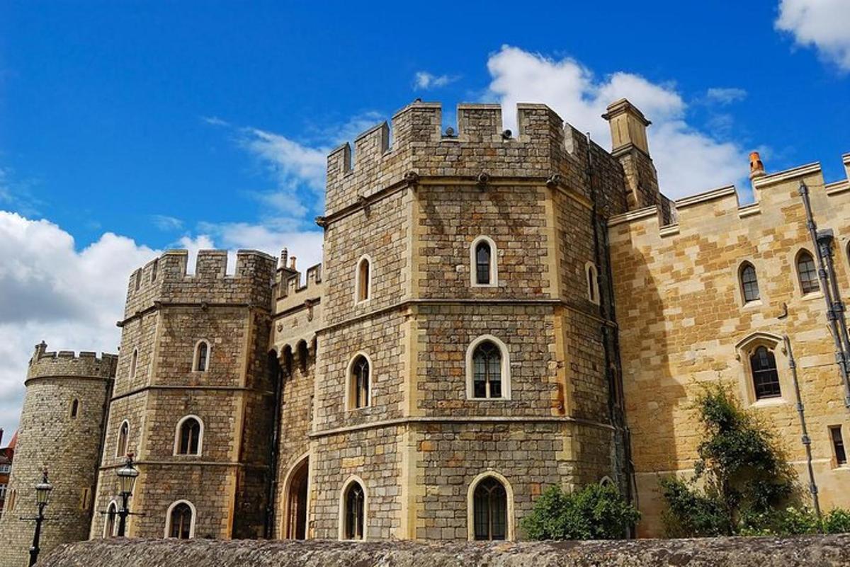 Windsor, Stonehenge and Bath Trip from London